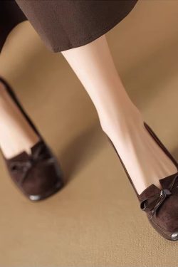 Vintage French Bow Round Toe Chunky Heel Slip-On Shoes - Italian Inspired Design for a Chic, Stylish Look