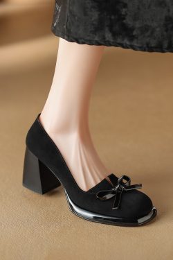 Vintage French Bow Round Toe Chunky Heel Slip-On Shoes - Italian Inspired Design for a Chic, Stylish Look