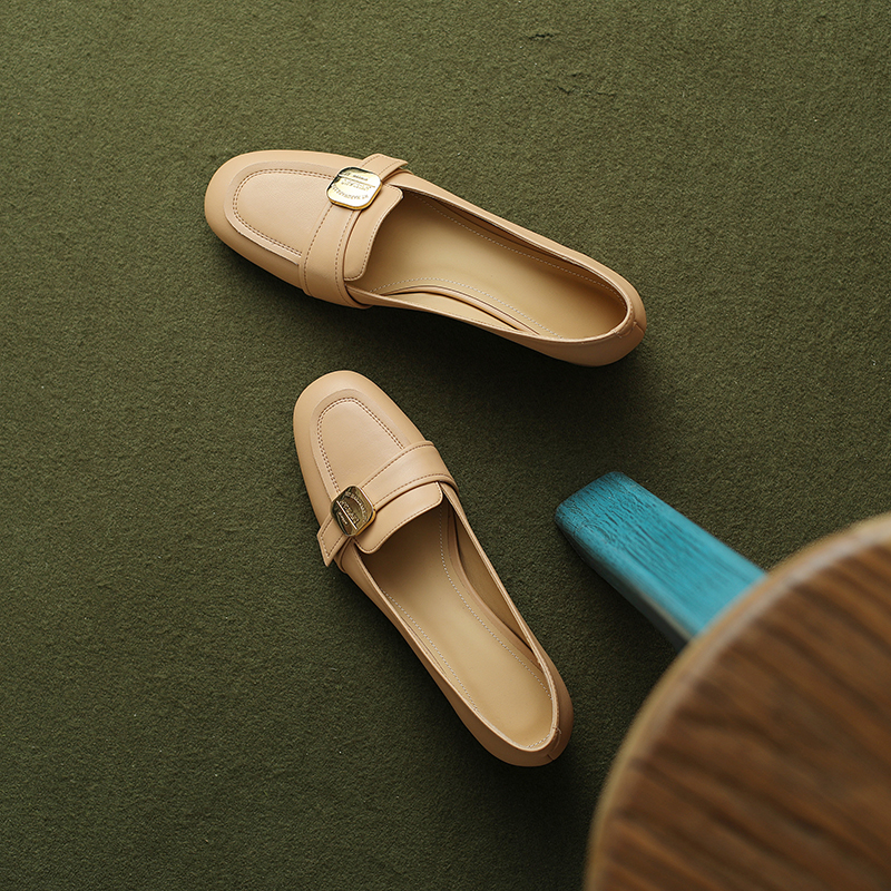 Vintage French Genuine Leather Chunky Heel Loafers for Women with Metal Buckle - Spring & Autumn Commuting Shoes Vintage French Genuine Leather Chunky Heel Loafers for Women with Metal Buckle - Spring & Autumn Commuting Shoes