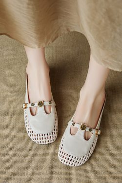 Vintage French Style Women's Genuine Leather Woven Camellia Mules - Mid-Heel Closed-Toe Slippers