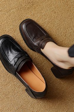 Vintage French Women's Leather Flats with Square Toe, Chunky Heel - Italian Design, Deep Mouth Style, Classic Fashion Footwear