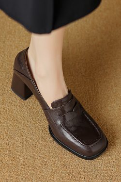 Vintage French Women's Leather Flats with Square Toe, Chunky Heel - Italian Design, Deep Mouth Style, Classic Fashion Footwear