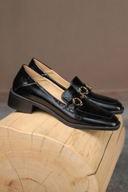 Vintage Gold Buckle British Style Slip-On Mid-Heel Loafers for Women - Retro Leather Shoes Inspired by Y2K Fashion