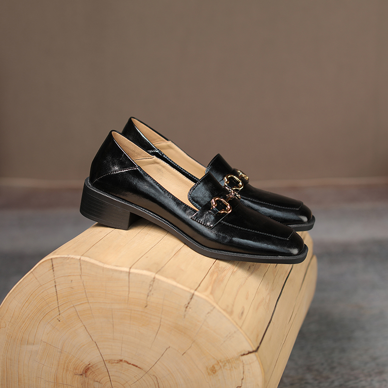 Vintage Gold Buckle British Style Slip-On Mid-Heel Loafers for Women - Retro Leather Shoes Inspired by Y2K Fashion Vintage Gold Buckle British Style Slip-On Mid-Heel Loafers for Women - Retro Leather Shoes Inspired by Y2K Fashion