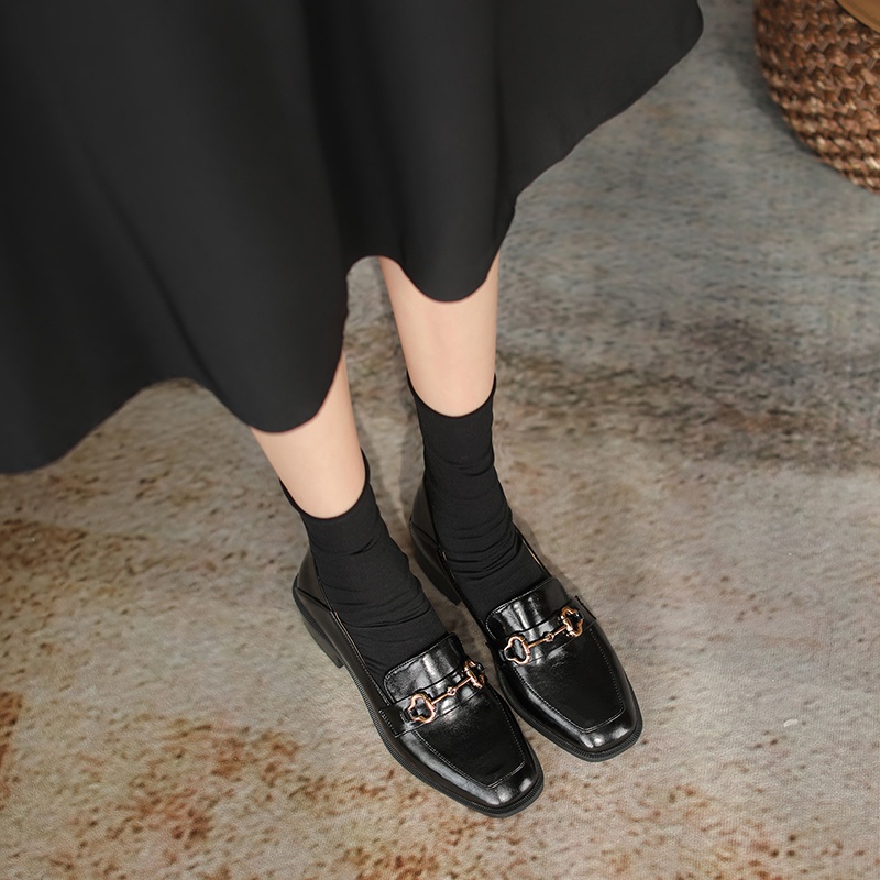 Vintage Gold Buckle British Style Slip-On Mid-Heel Loafers for Women - Retro Leather Shoes Inspired by Y2K Fashion Vintage Gold Buckle British Style Slip-On Mid-Heel Loafers for Women - Retro Leather Shoes Inspired by Y2K Fashion