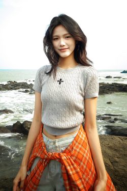 Vintage Gray Knitted T-Shirt for Women, Summer Short Sleeve Cropped Sweater, Slim Fit, Flattering Style for Trendy Girls