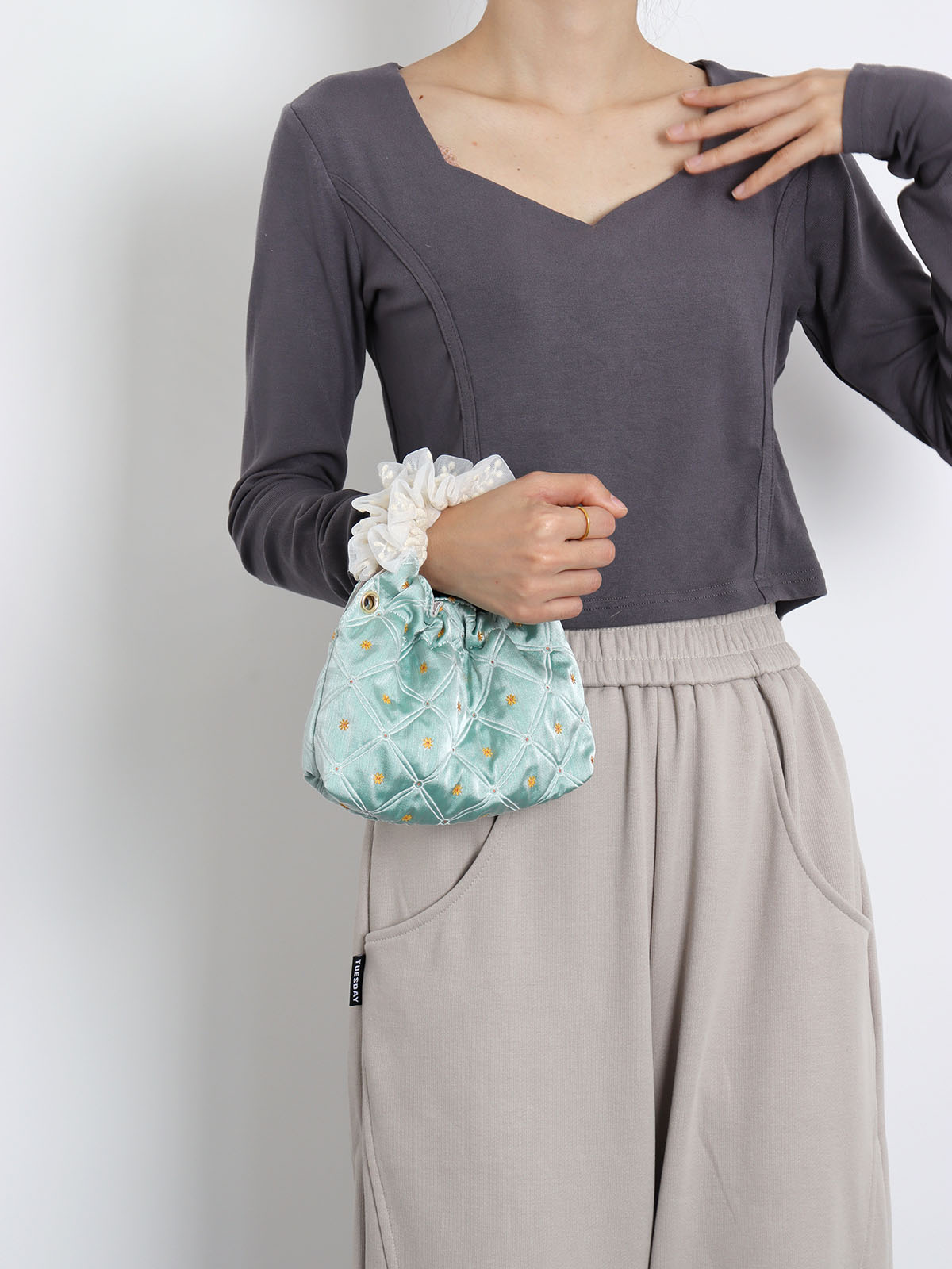 Vintage Green Mini Lace Handbag - Artistic Textured Crossbody Bag for Summer - Cute Niche Design Vintage Green Mini Lace Handbag - Artistic Textured Crossbody Bag for Summer - Cute Niche Design