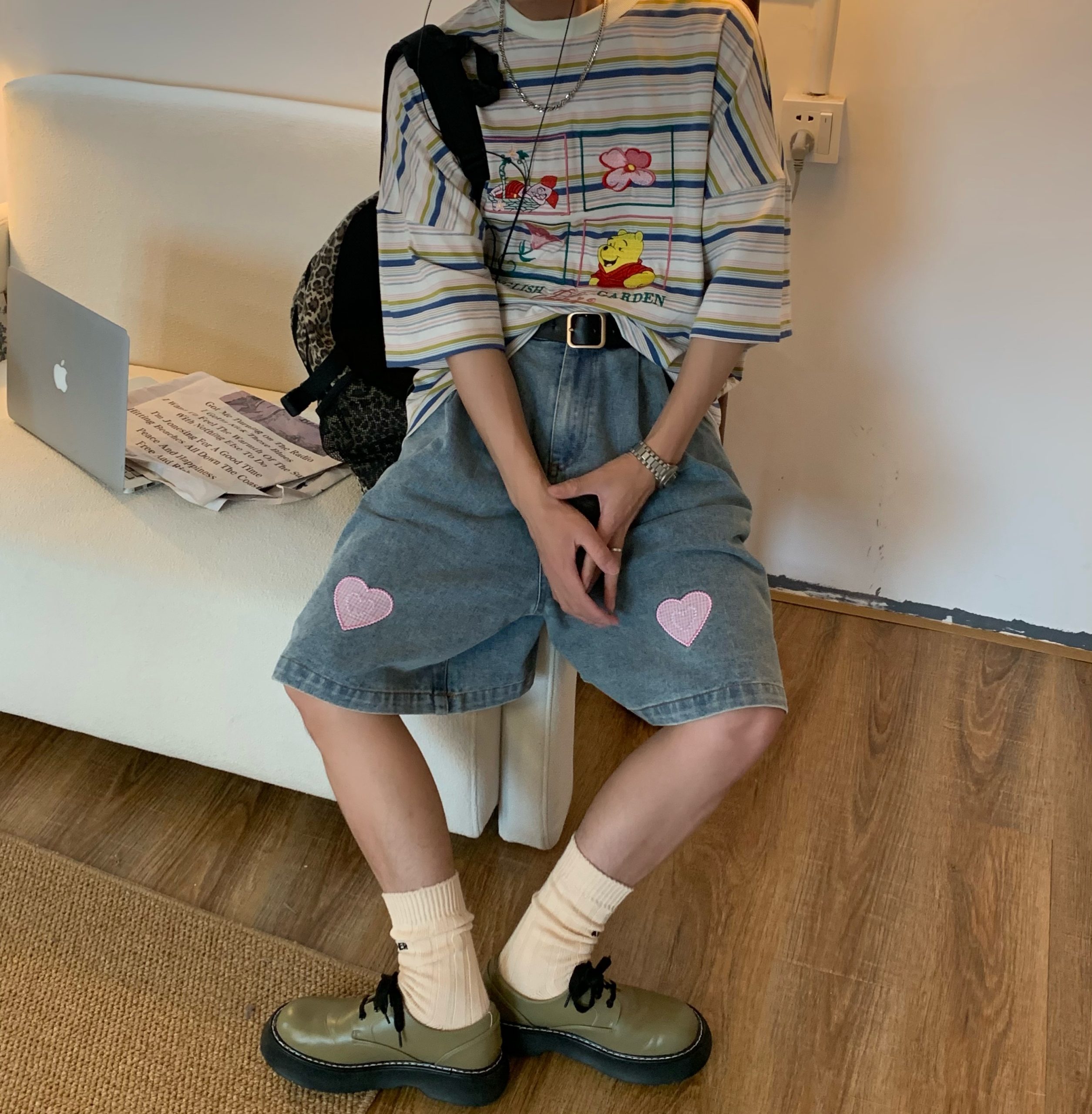 Vintage-Inspired Heartfelt Cowboy Five-Point Wide-Leg Shorts, Chic Hong Kong Style, Elastic Waist, Perfect for Couples, Casual Summer Wear Vintage-Inspired Heartfelt Cowboy Five-Point Wide-Leg Shorts, Chic Hong Kong Style, Elastic Waist, Perfect for Couples, Casual Summer Wear