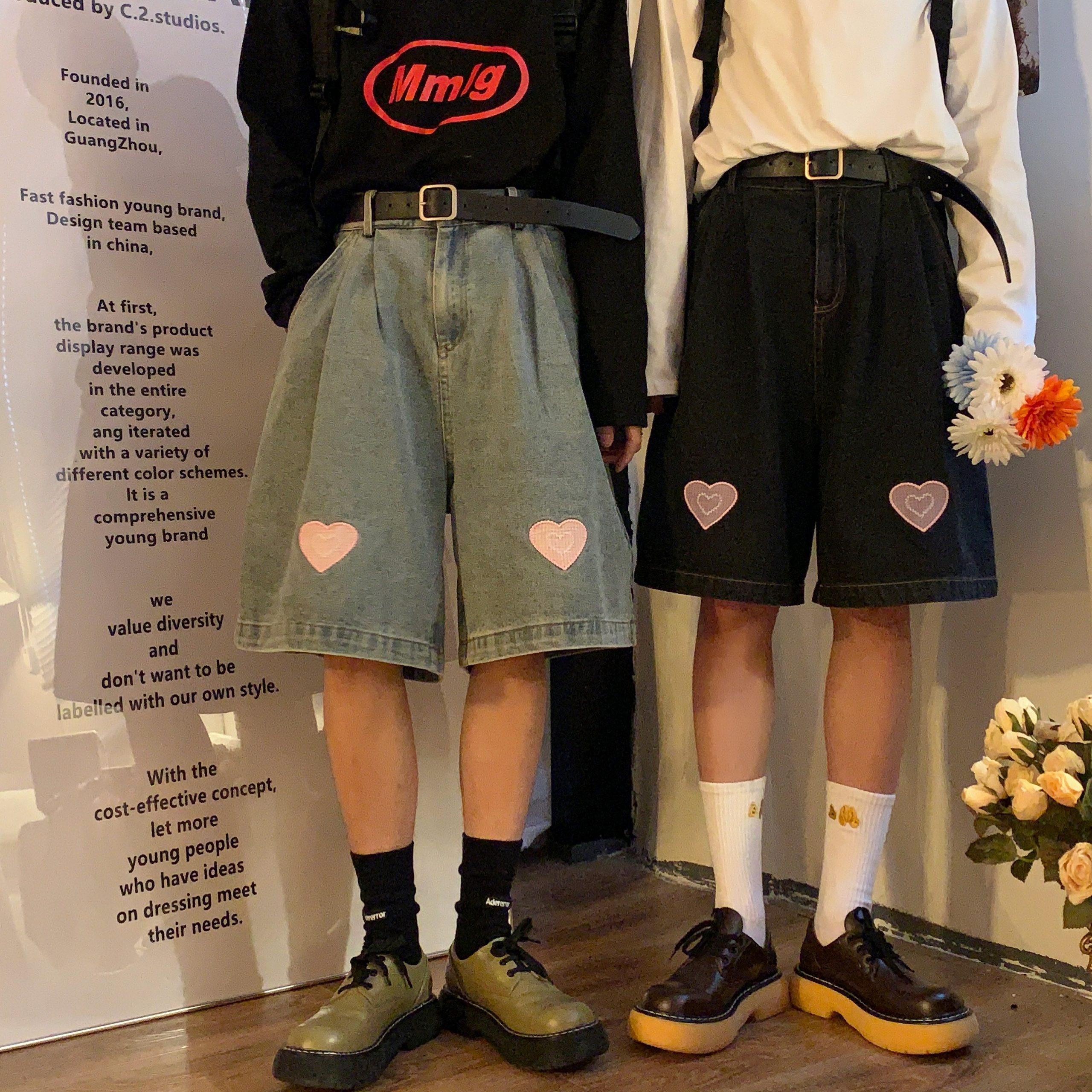 Vintage-Inspired Heartfelt Cowboy Five-Point Wide-Leg Shorts, Chic Hong Kong Style, Elastic Waist, Perfect for Couples, Casual Summer Wear Vintage-Inspired Heartfelt Cowboy Five-Point Wide-Leg Shorts, Chic Hong Kong Style, Elastic Waist, Perfect for Couples, Casual Summer Wear