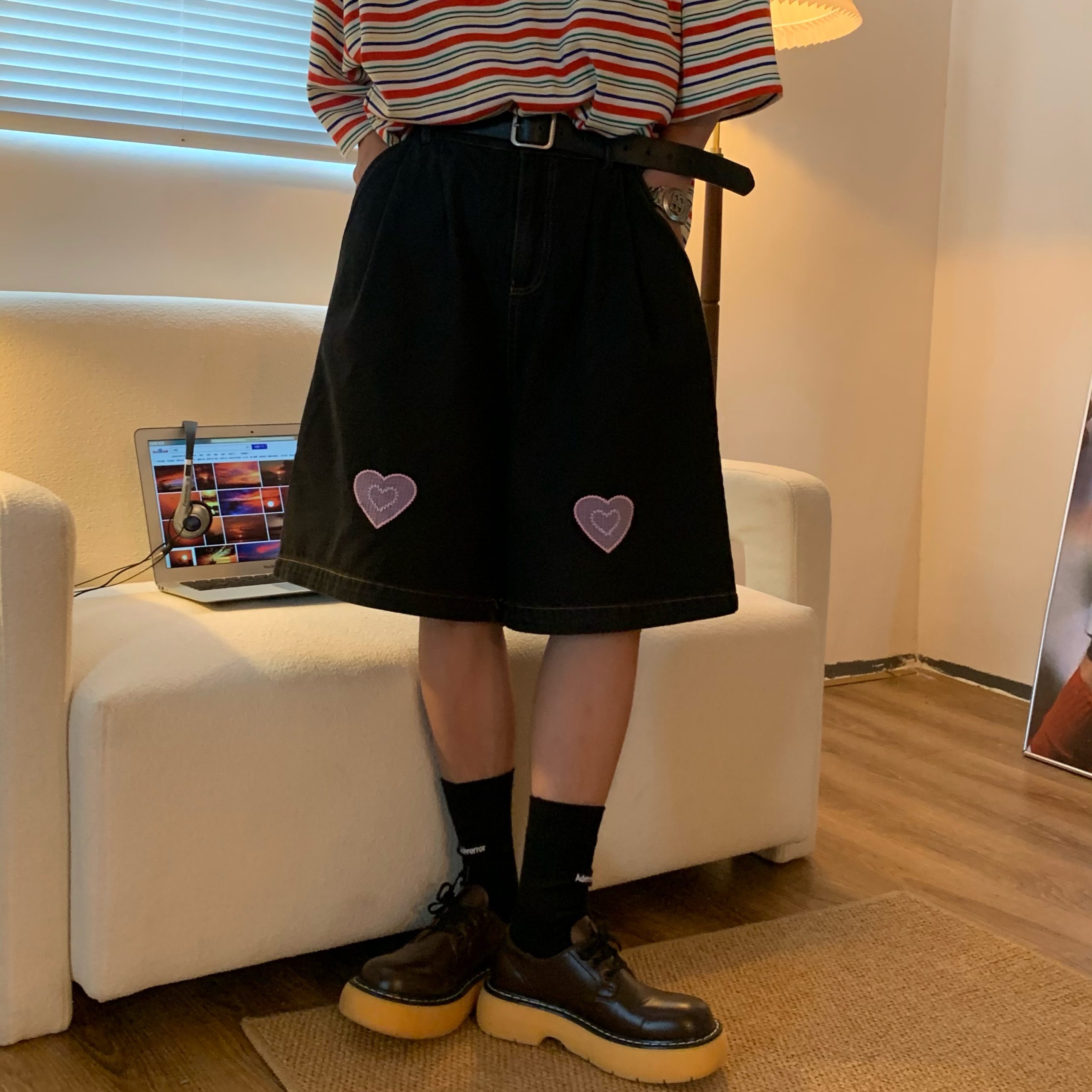 Vintage-Inspired Heartfelt Cowboy Five-Point Wide-Leg Shorts, Chic Hong Kong Style, Elastic Waist, Perfect for Couples, Casual Summer Wear Vintage-Inspired Heartfelt Cowboy Five-Point Wide-Leg Shorts, Chic Hong Kong Style, Elastic Waist, Perfect for Couples, Casual Summer Wear