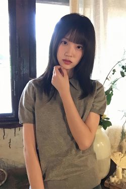 Vintage-Inspired Knitted Short Sleeve Polo Shirt for Women - Versatile Gray Summer Top, Slim Fit, Flattering Design