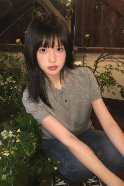 Vintage-Inspired Knitted Short Sleeve Polo Shirt for Women - Versatile Gray Summer Top, Slim Fit, Flattering Design