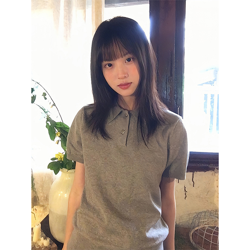 Vintage-Inspired Knitted Short Sleeve Polo Shirt for Women - Versatile Gray Summer Top, Slim Fit, Flattering Design Vintage-Inspired Knitted Short Sleeve Polo Shirt for Women - Versatile Gray Summer Top, Slim Fit, Flattering Design