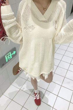 Vintage-Inspired Loose Fit V-Neck Sweater with Digital Print, Long Sleeve Knitted Top, Ballet Style Hollow Design