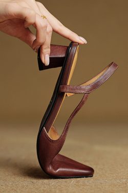 Vintage-Inspired Minimalist Genuine Leather Mid-Heel Sandals for Women - Hollow Design, Commuting Friendly, Chic OL Style