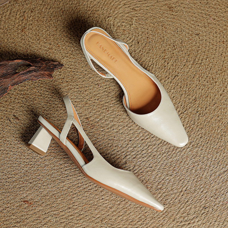 Vintage-Inspired Minimalist Genuine Leather Mid-Heel Sandals for Women - Hollow Design, Commuting Friendly, Chic OL Style Vintage-Inspired Minimalist Genuine Leather Mid-Heel Sandals for Women - Hollow Design, Commuting Friendly, Chic OL Style