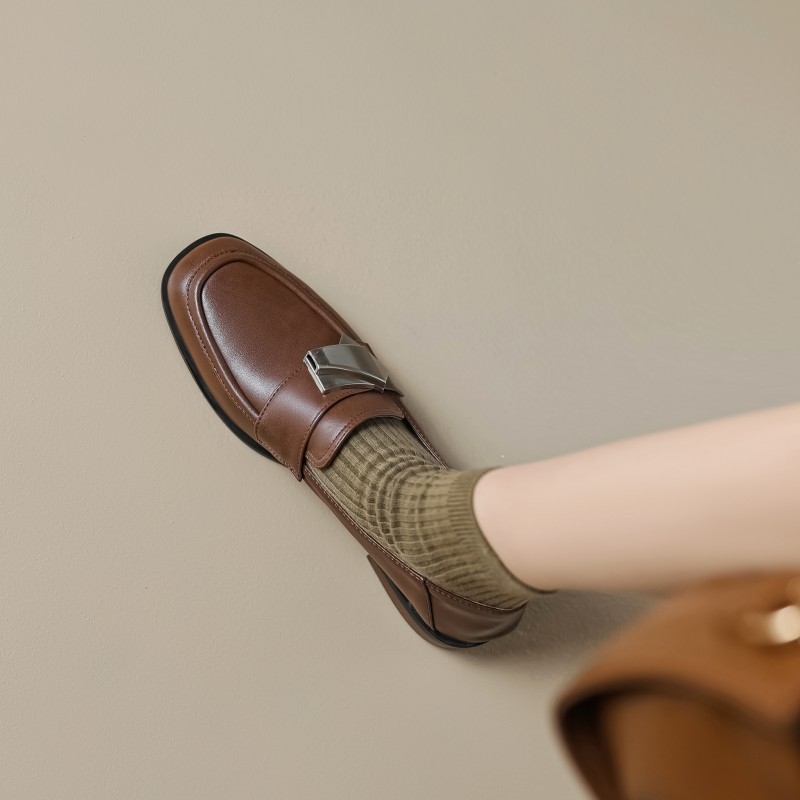 Vintage Italian Chunky-Heeled Square-Toe Slip-On Loafers for Women - Retro Style Footwear Vintage Italian Chunky-Heeled Square-Toe Slip-On Loafers for Women - Retro Style Footwear