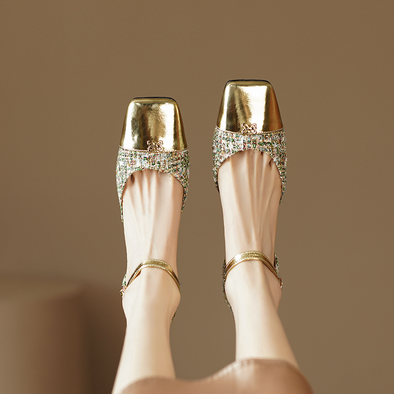 Vintage Italian Square-Toe Chunky Heel Mary Jane Shoes in Genuine Leather - Classic Mid-Heel Design for Timeless Elegance Vintage Italian Square-Toe Chunky Heel Mary Jane Shoes in Genuine Leather - Classic Mid-Heel Design for Timeless Elegance