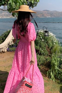 Vintage Lace Heavy-Duty Long French Embroidered Hollow V-Neck Puff Sleeve High-Waisted Flared Mermaid Dress for Boho Style