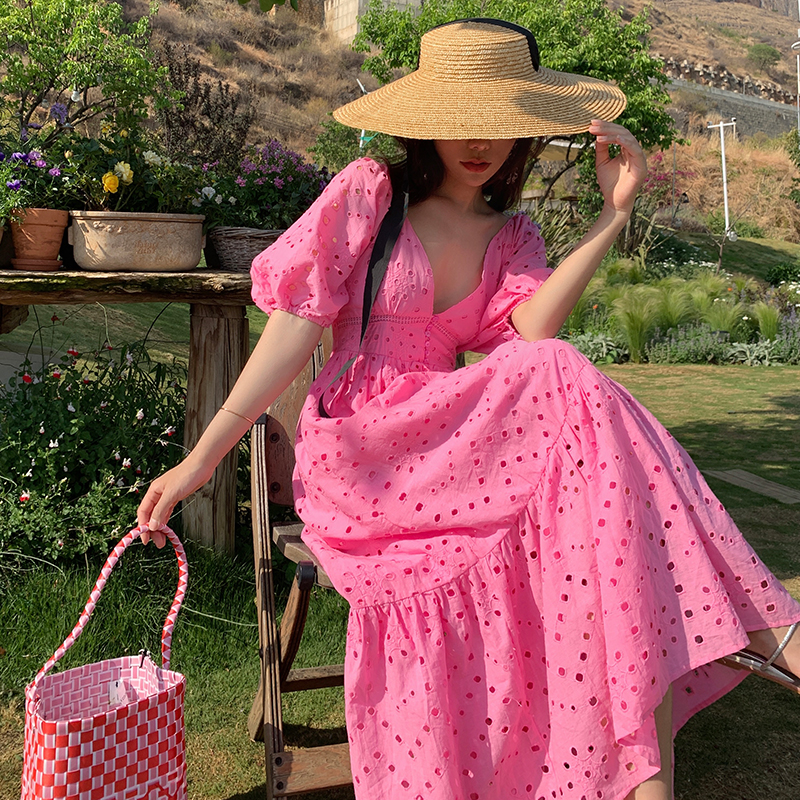 Vintage Lace Heavy-Duty Long French Embroidered Hollow V-Neck Puff Sleeve High-Waisted Flared Mermaid Dress for Boho Style Vintage Lace Heavy-Duty Long French Embroidered Hollow V-Neck Puff Sleeve High-Waisted Flared Mermaid Dress for Boho Style