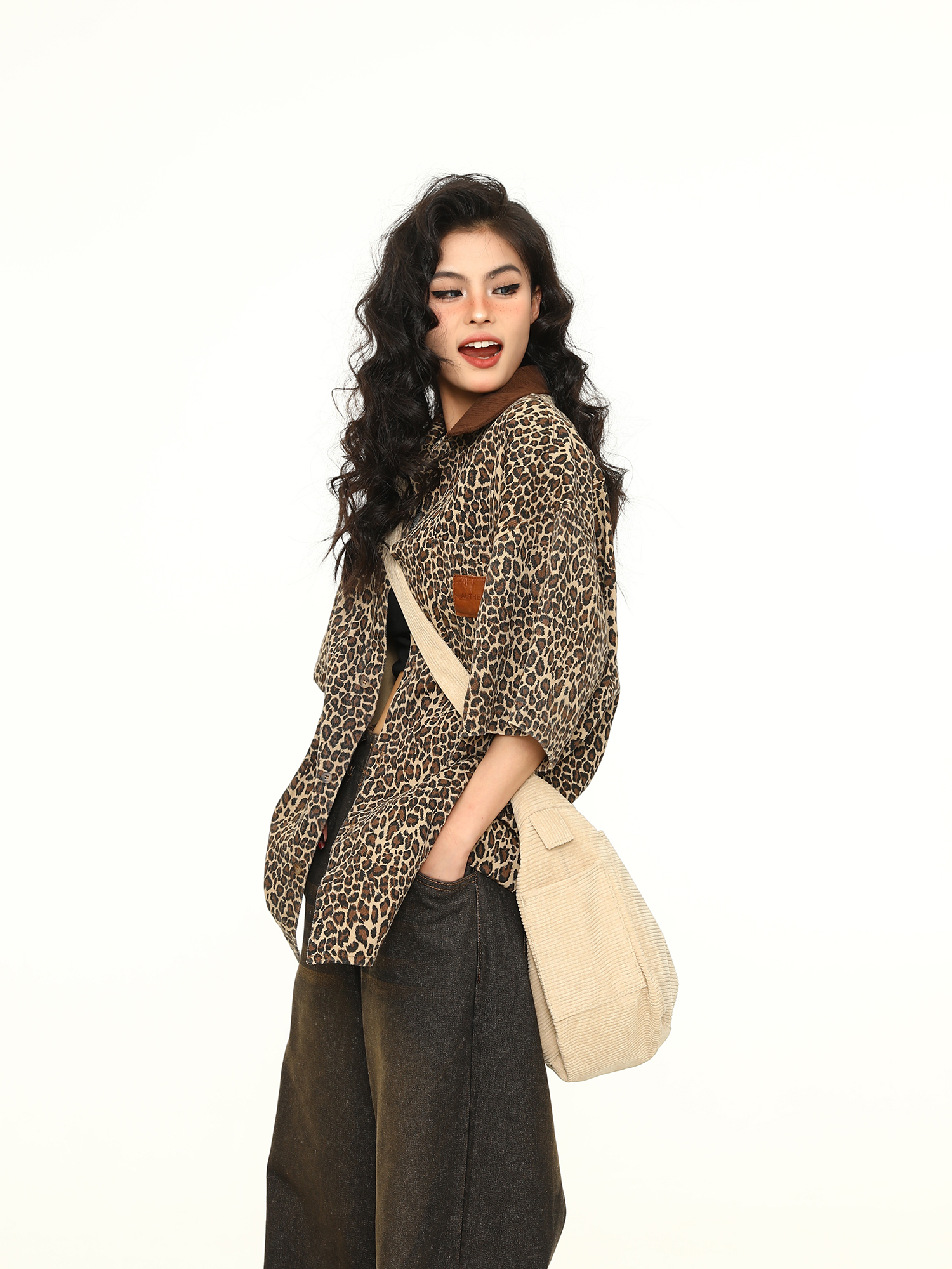 Vintage Leopard Print Denim Jacket with Polo Collar - Unisex Retro Streetwear Short Sleeve Vintage Leopard Print Denim Jacket with Polo Collar - Unisex Retro Streetwear Short Sleeve