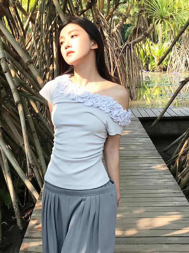 Vintage Off-Shoulder T-Shirt for Women - Summer Multi-Layer Lace, Slim Fit, Short Sleeves, Trendy Niche Design Vintage Off-Shoulder T-Shirt for Women - Summer Multi-Layer Lace, Slim Fit, Short Sleeves, Trendy Niche Design