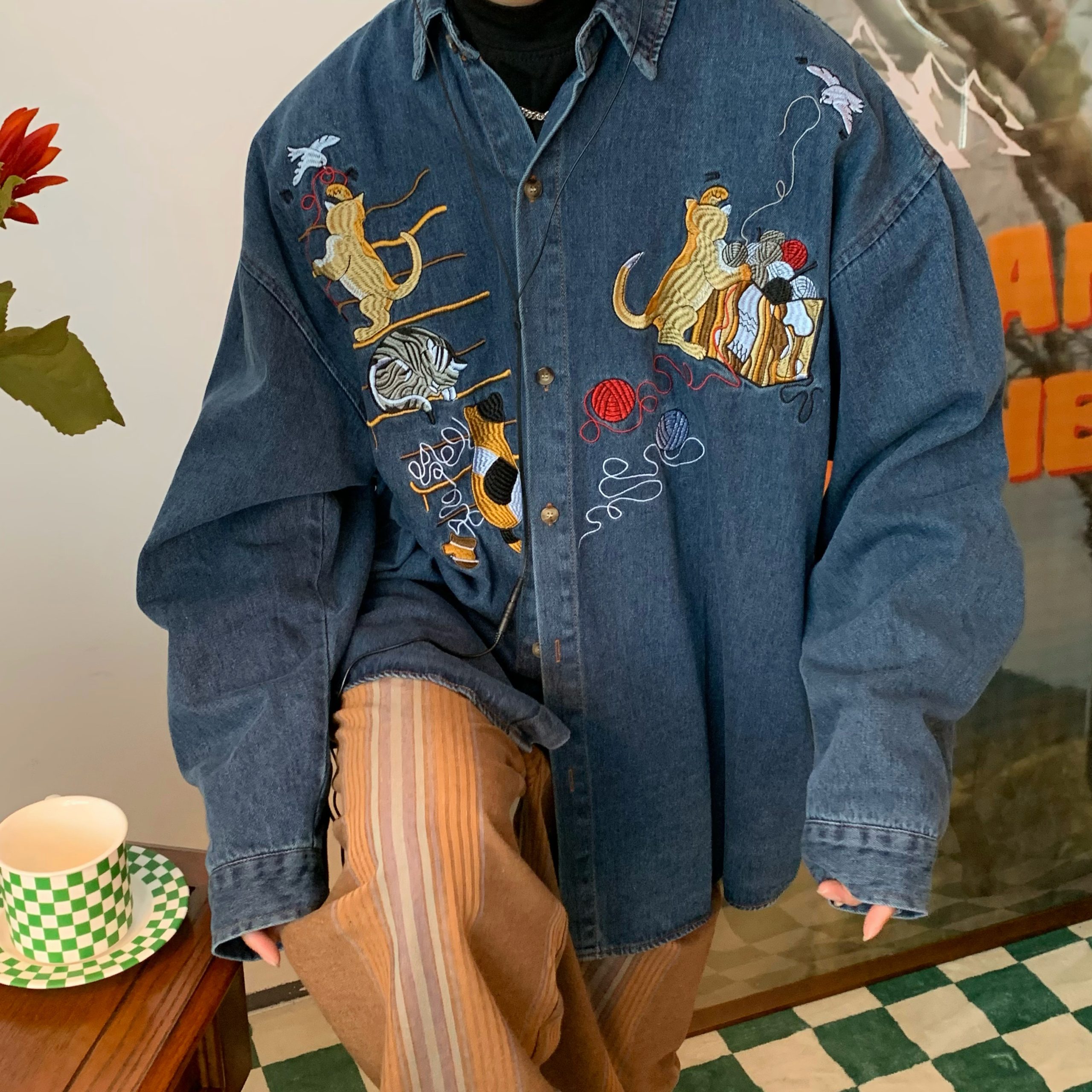 Vintage Oversized Denim Jacket with Cat Embroidery - Autumn 90s Style Fashion Vintage Oversized Denim Jacket with Cat Embroidery - Autumn 90s Style Fashion