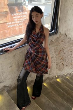 Vintage Plaid Halter Neck Dress for Women - V-Neck, Backless, Multi-Pleated, Spaghetti Strap, Mid-Short Swing Skirt, Y2K Style