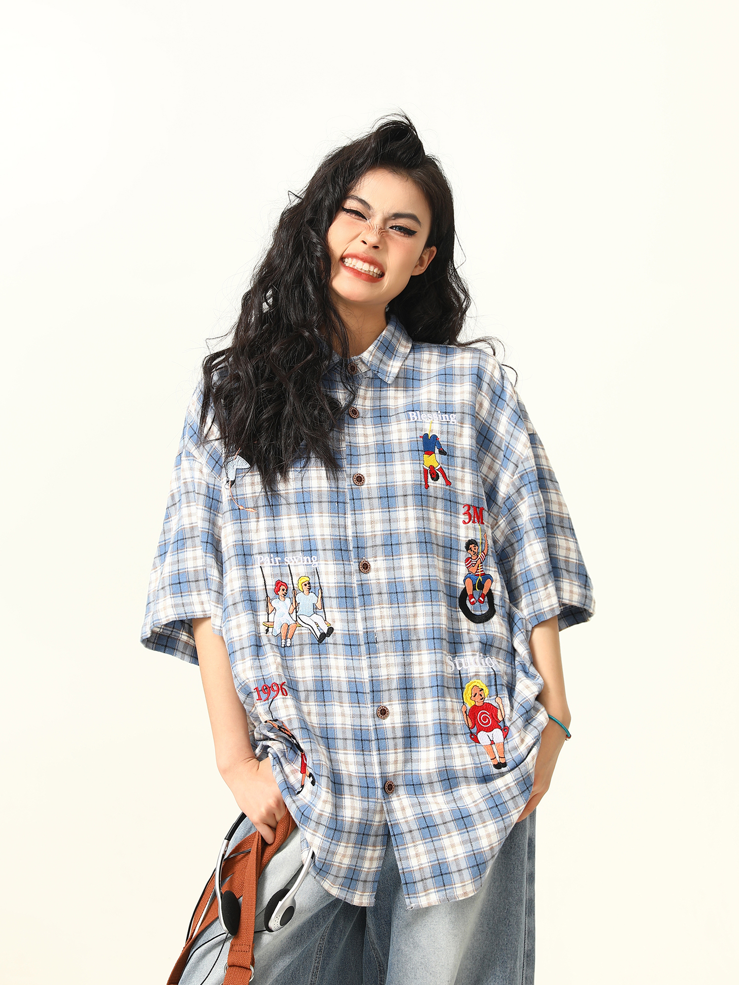 Vintage Plaid Short Sleeve Shirt for Women, Embroidered Design, Summer Casual Top, Versatile 90s Inspired Fashion Vintage Plaid Short Sleeve Shirt for Women, Embroidered Design, Summer Casual Top, Versatile 90s Inspired Fashion