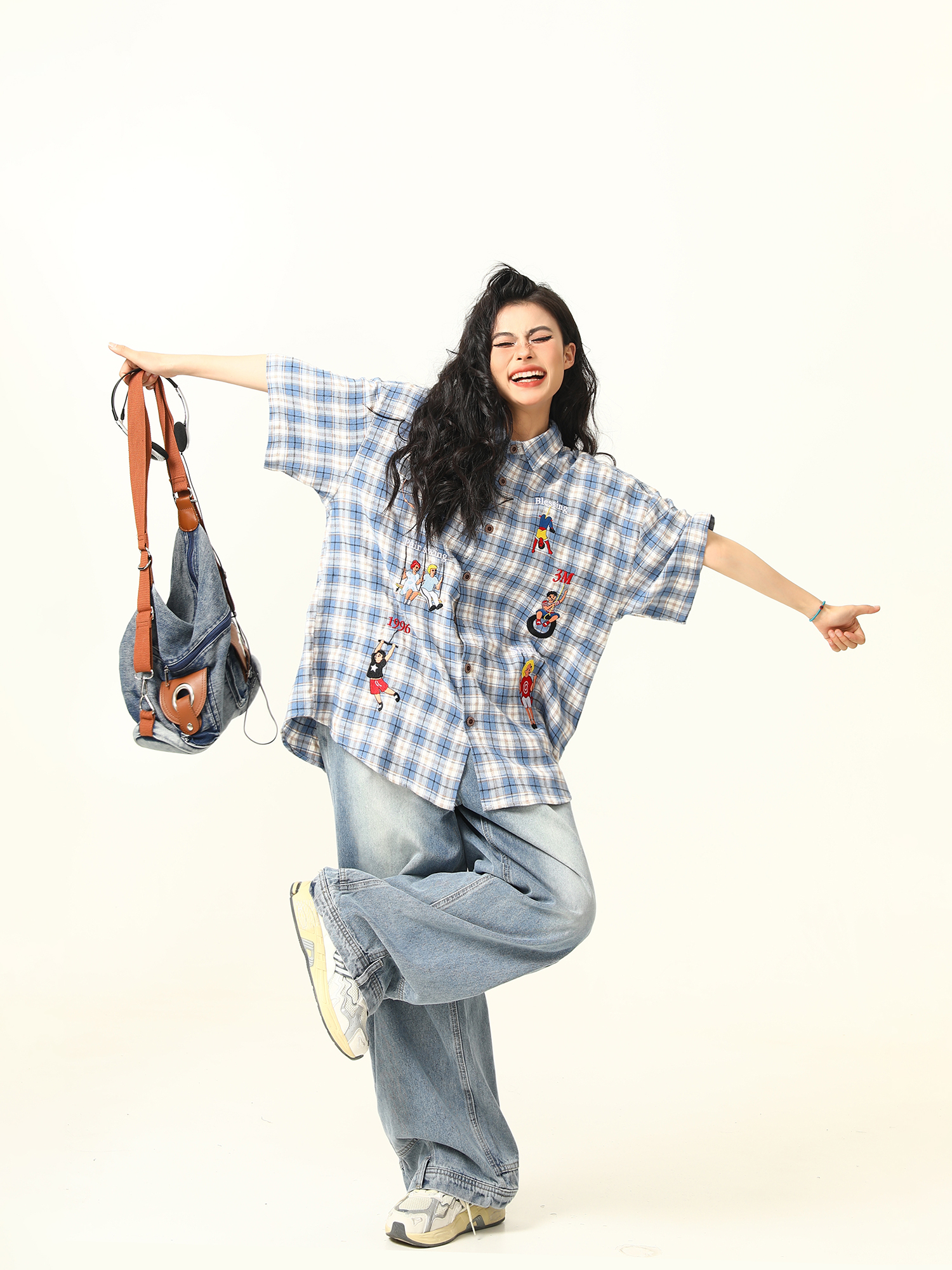 Vintage Plaid Short Sleeve Shirt for Women, Embroidered Design, Summer Casual Top, Versatile 90s Inspired Fashion Vintage Plaid Short Sleeve Shirt for Women, Embroidered Design, Summer Casual Top, Versatile 90s Inspired Fashion