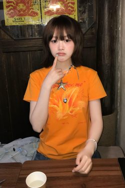 Vintage Retro Lily Print Dopamine Orange T-Shirt for Women - Summer Casual Top, Round Neck, Short Sleeves, Y2K Style