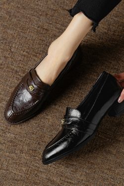 Vintage Roman-Style Camellia Pointed Loafers for Women - Chunky Heels, Slip-On Design, Y2K Fashion, Italian Corso Venezia Inspired