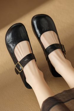 Vintage Round-Toe Mary Jane Women's Flat Shoes in Sheepskin - Artistic One-Strap Design, Italian Style, Perfect for Y2K Fashion.