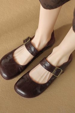 Vintage Round-Toe Mary Jane Women's Flat Shoes in Sheepskin - Artistic One-Strap Design, Italian Style, Perfect for Y2K Fashion.
