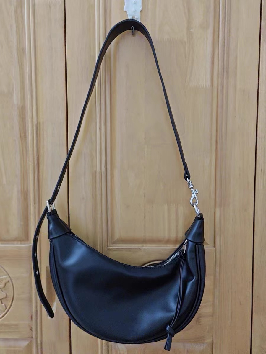 Vintage Soft Leather Dumpling Bag - Versatile Crescent Shoulder Crossbody Bag for Commuters - Elegant High-End Waist Bag Vintage Soft Leather Dumpling Bag - Versatile Crescent Shoulder Crossbody Bag for Commuters - Elegant High-End Waist Bag