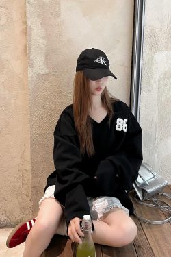 Vintage V-Neck Sweatshirt for Men and Women, Loose Casual Long Sleeve Jersey Jacket, Fall Fashion Essential