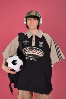 Vintage Washed Distressed Color-Block Polo Shirt with Contrast Collar, Loose Fit, Trendy Design for Casual 90s Inspired Style