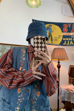 Vintage Washed Distressed Floral Embroidery Vest - Retro Style Sleeveless Jacket for Autumn, Versatile 90s-Inspired Fashion