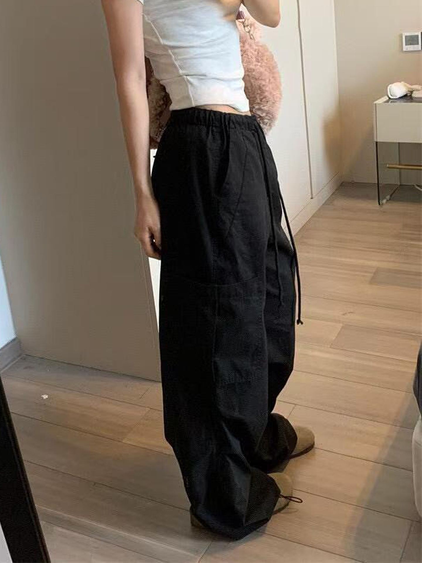 White Cargo Pants for Women - Loose Straight Wide-Leg Design with Drawstring, Versatile Sports Casual Parachute Style White Cargo Pants for Women - Loose Straight Wide-Leg Design with Drawstring, Versatile Sports Casual Parachute Style