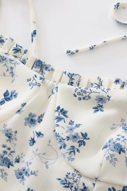 White Floral Ruffled Slim Fit Camisole Top - 2025 French Style Women's Fashion, Unique Design, Perfect for Spring & Summer