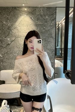 White High-Waisted Tailored Slim-Fit Shorts for Women - Versatile Hot Pants for Summer Fashion