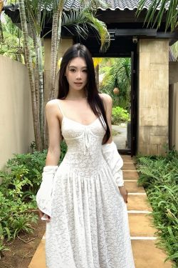 White Lace Jacquard Long Dress Set with Stretchy Camisole - Stylish French-Inspired Design for Effortless Elegance