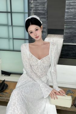 White Lace Jacquard Long Dress Set with Stretchy Camisole - Stylish French-Inspired Design for Effortless Elegance