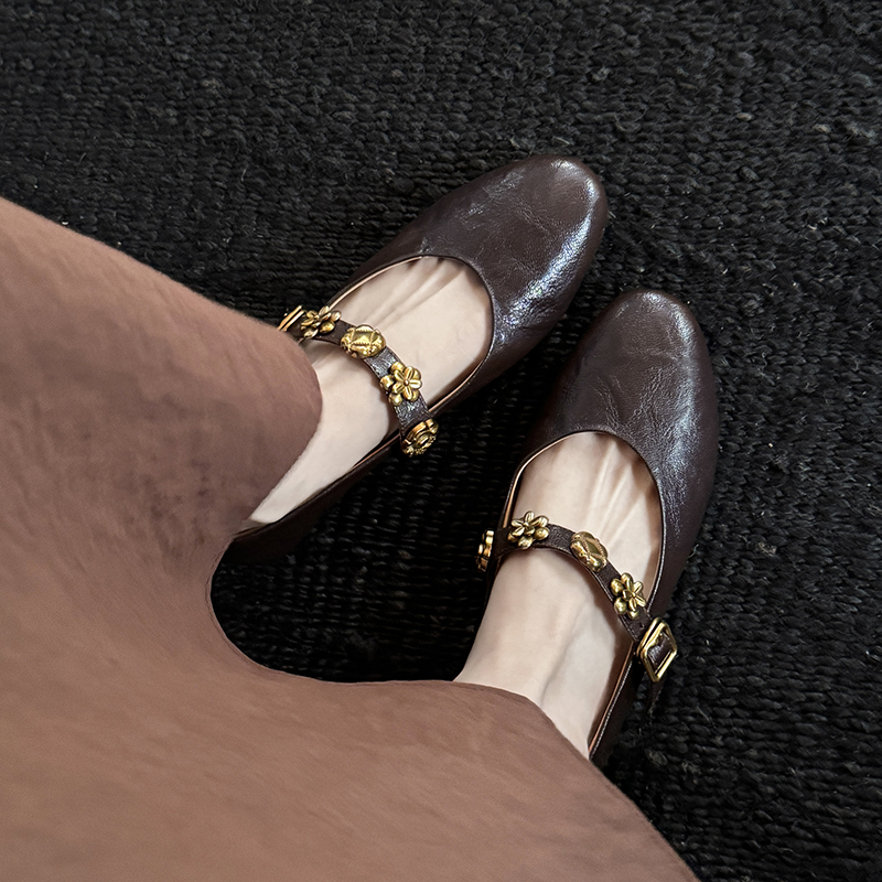 White Mary Jane Women's Flats - Exquisite Soft Comfortable Shallow Mouth Shoes for Stylish Everyday Wear White Mary Jane Women's Flats - Exquisite Soft Comfortable Shallow Mouth Shoes for Stylish Everyday Wear