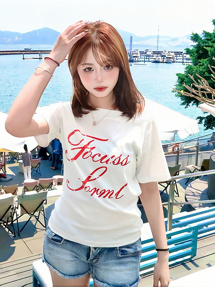 White Off-Shoulder T-Shirt for Women - Summer Letter Print, Slim Fit, Short Sleeve Cropped Top, Sexy Shoulder-Baring Style White Off-Shoulder T-Shirt for Women - Summer Letter Print, Slim Fit, Short Sleeve Cropped Top, Sexy Shoulder-Baring Style