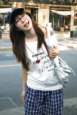White Off-Shoulder T-Shirt for Women, Casual Summer Letter Print, Versatile Short Sleeves, College Style Hot Girl Top