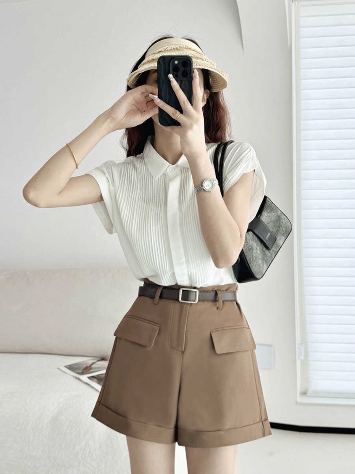 White Pleated Short-Sleeve Shirt for Women - Loose Fit, Single-Breasted, Skin-Friendly, Slimming Summer Casual Top White Pleated Short-Sleeve Shirt for Women - Loose Fit, Single-Breasted, Skin-Friendly, Slimming Summer Casual Top