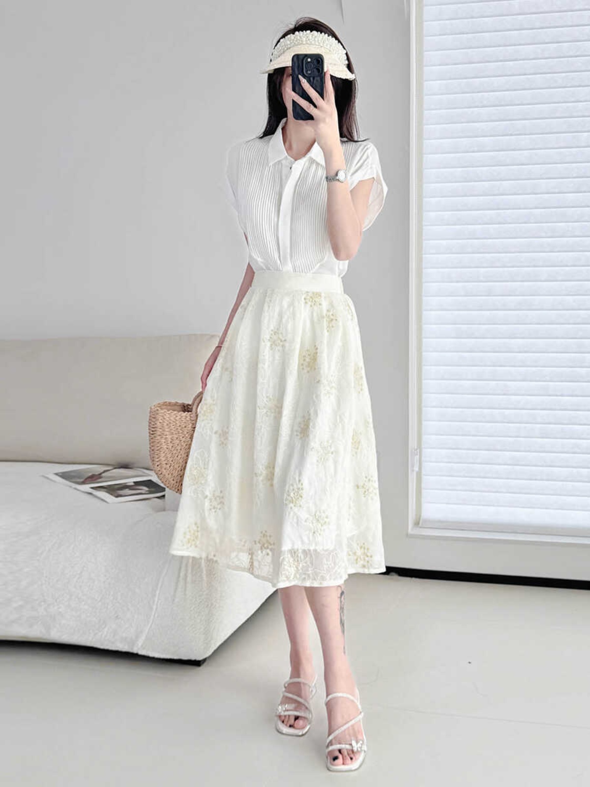 White Pleated Short-Sleeve Shirt for Women - Loose Fit, Single-Breasted, Skin-Friendly, Slimming Summer Casual Top White Pleated Short-Sleeve Shirt for Women - Loose Fit, Single-Breasted, Skin-Friendly, Slimming Summer Casual Top