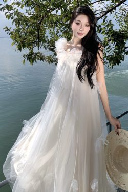 White Princess Puff Skirt Morning Robe Engagement Dress - French High-End Light Wedding Dress for Travel Photography