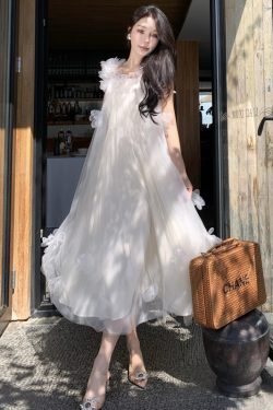White Princess Puff Skirt Morning Robe Engagement Dress - French High-End Light Wedding Dress for Travel Photography
